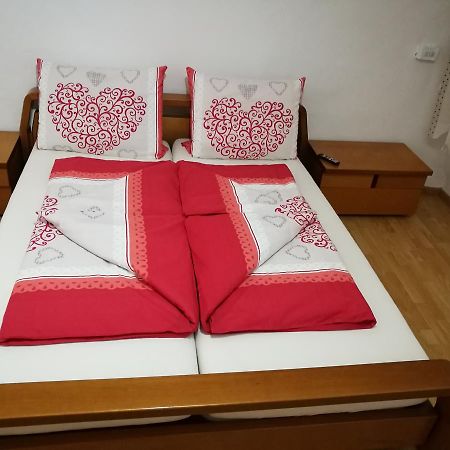 Gasthof Mondschein Hotel Merano Esterno foto