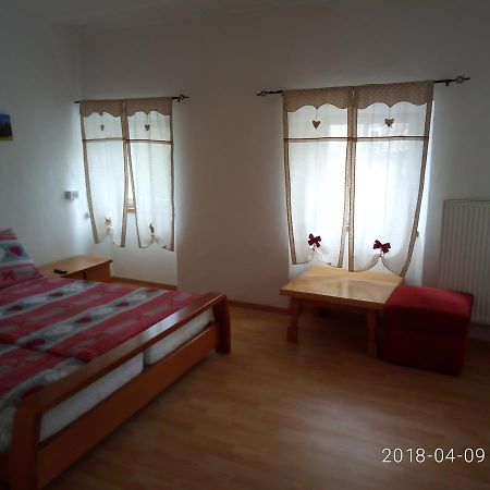 Gasthof Mondschein Hotel Merano Esterno foto