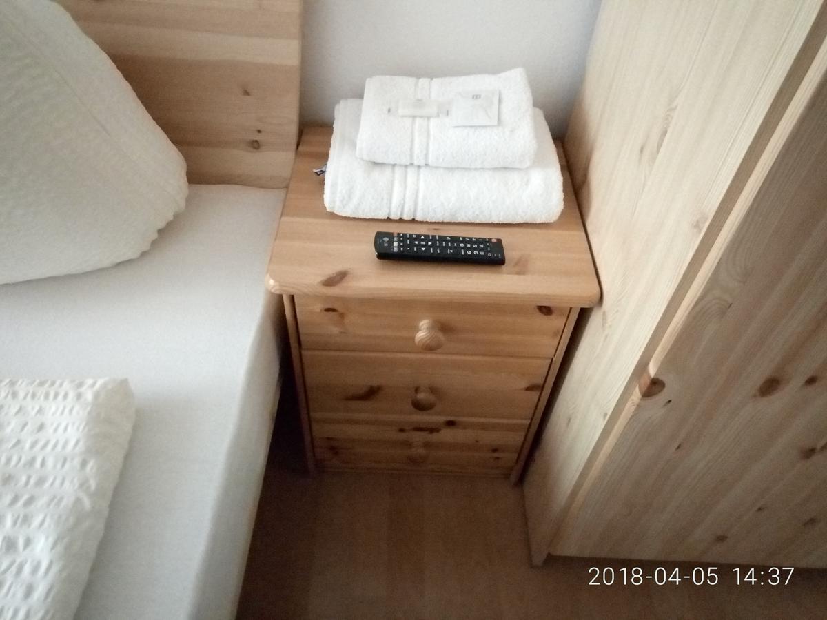Gasthof Mondschein Hotel Merano Esterno foto