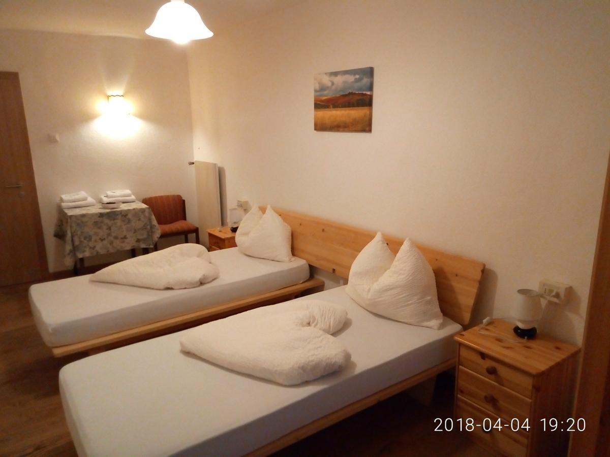Gasthof Mondschein Hotel Merano Esterno foto