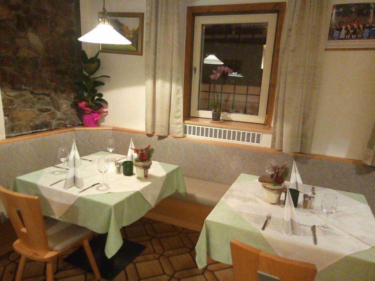 Gasthof Mondschein Hotel Merano Esterno foto