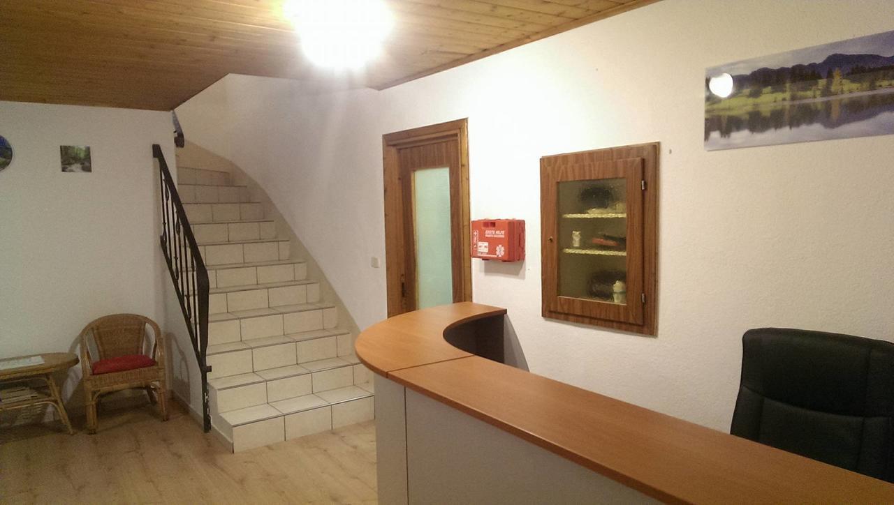 Gasthof Mondschein Hotel Merano Esterno foto